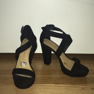 Chinese Laundry Black Suede Pumps